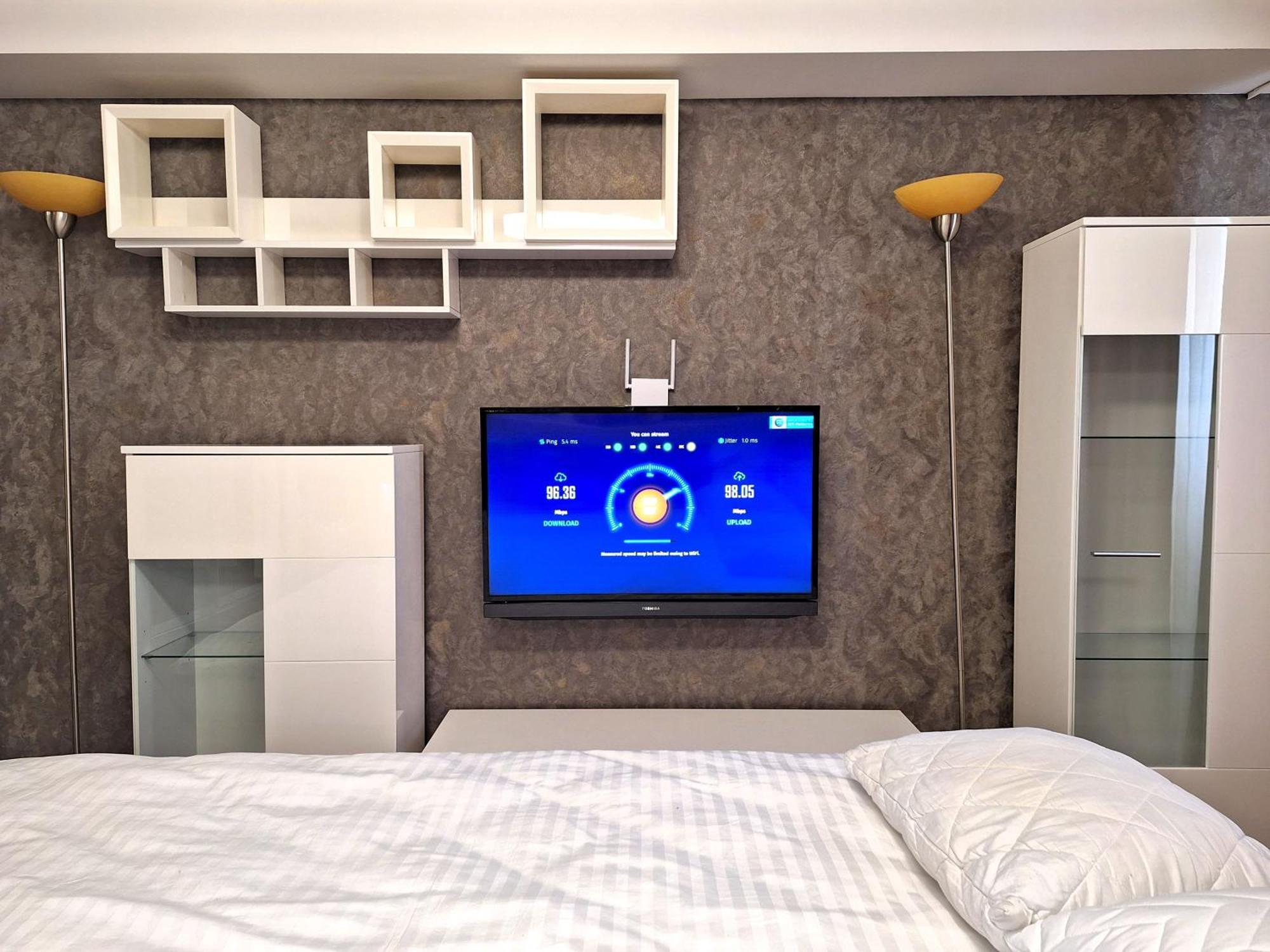 Найбільше Ліжко У Полтаві Мережа Alex Apartments Цілодобово Безконтактне Заселення Poltava Exteriör bild